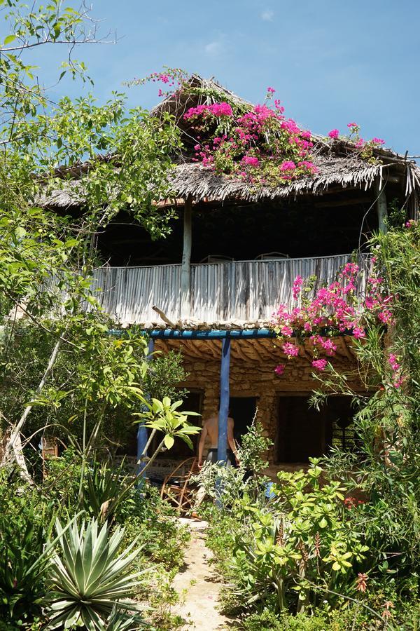 Blue Monkey Beach Cottages Shimoni Екстериор снимка